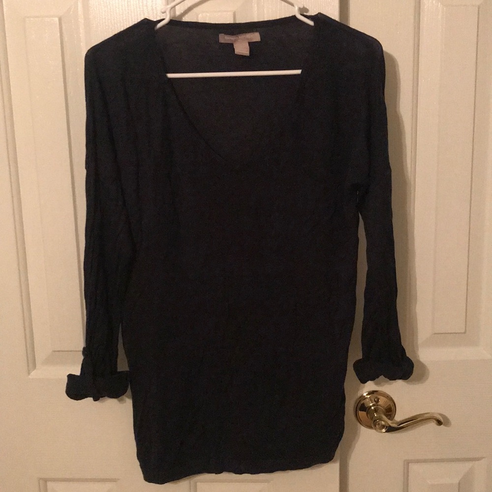 Light weight v neck sweater